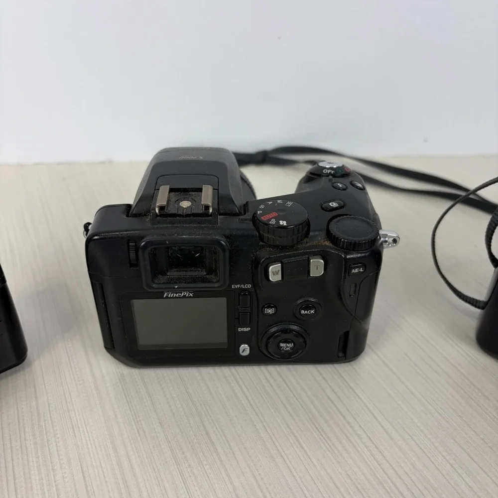 Lot Of 4 Cameras For PARTS OR REPAIR ONLY (Read Description)